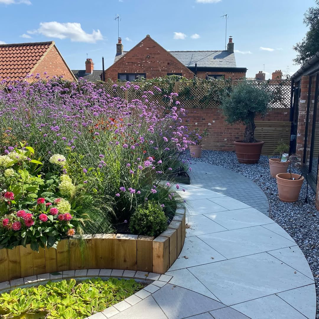 A Circular Rill & Tiered Courtyard Garden